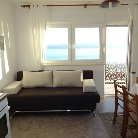 In With Sea View, Balcony, Air Conditioning, Wifi 237-1 Apartment Duce