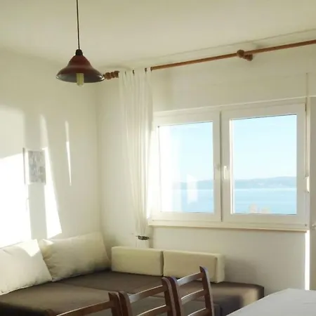 In With Sea View, Balcony, Air Conditioning, Wifi 237-1 *